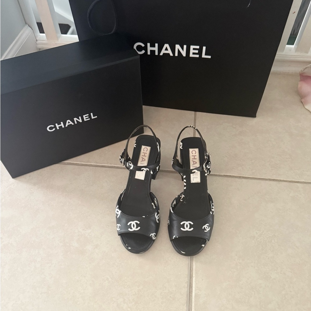 Chanel crazy CC Sandals